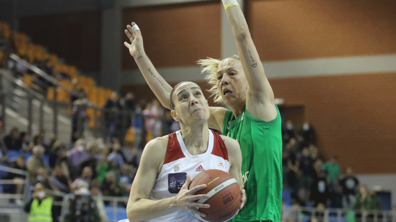 Μπάσκετ Γυναικών: Στον τελικό του Κυπέλλου ο Ολυμπιακός, 69-55 τον Παναθηναϊκό