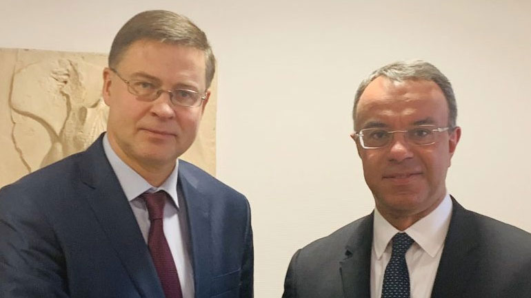 Την έξοδο της χώρας από την ενισχυμένη εποπτεία τον Αύγουστο, επιβεβαίωσε ο Β. Ντομπρόβσκις