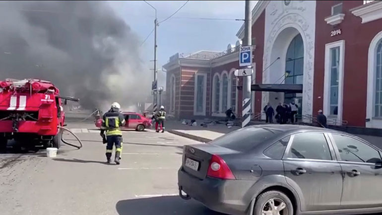 Στους 39 οι νεκροί από το χτύπημα στο Κραματόρσκ – Αλληλοκατηγορίες μεταξύ Ρωσίας και Ουκρανίας