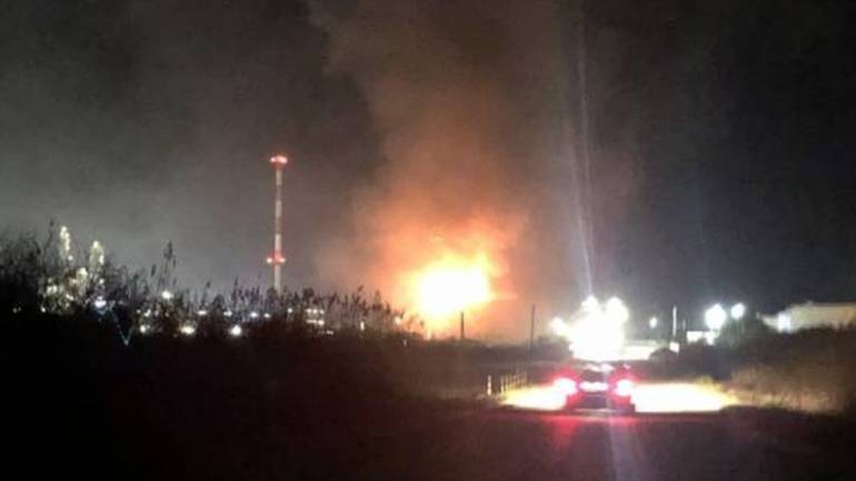 Πυρκαγιά σε δεξαμενή υγρών καυσίμων στη Νέα Καρβάλη Καβάλας