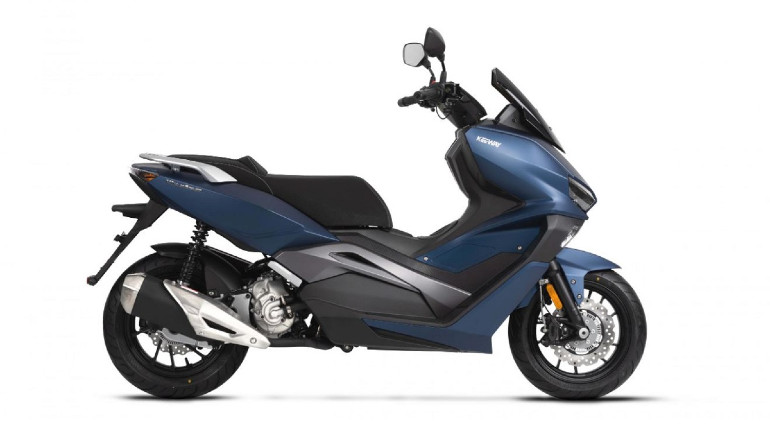 Το ικανότατο Keeway Vieste 300 κοστίζει 4.120€.