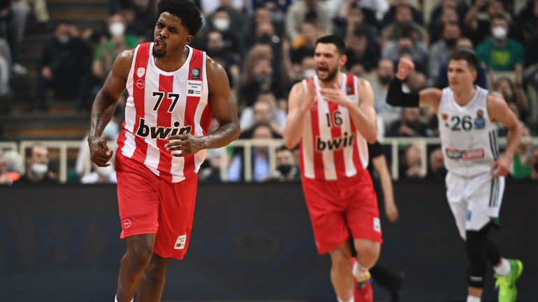 «Διπλό» πρωτιάς για τον Ολυμπιακό, νίκησε 68-62 τον Παναθηναϊκό