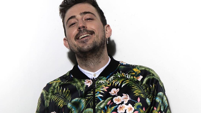 Ο Σπύρος Παρασκευάκος στη σκηνή του Faust