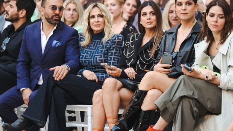 AXDW: Η stylish εμφάνιση της Άννας Βίσση με Balmain τοπ στην εβδομάδα μόδας της Αθήνας