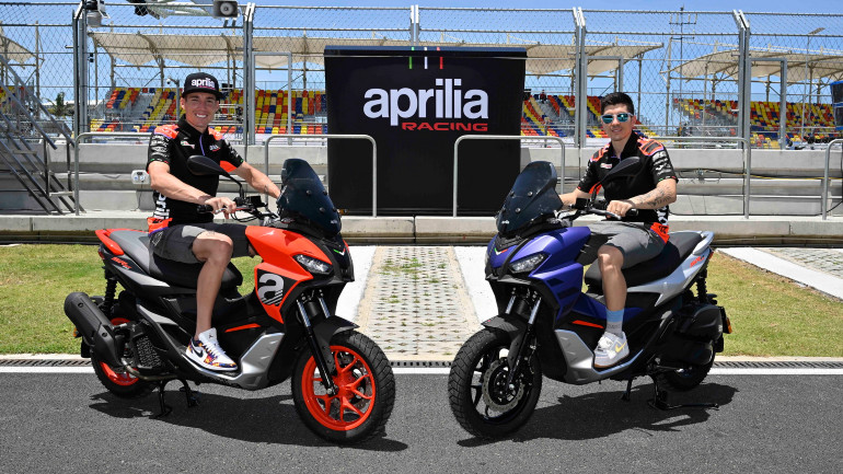 Ο Maverick Vinales οδηγεί το Aprilia SR GT