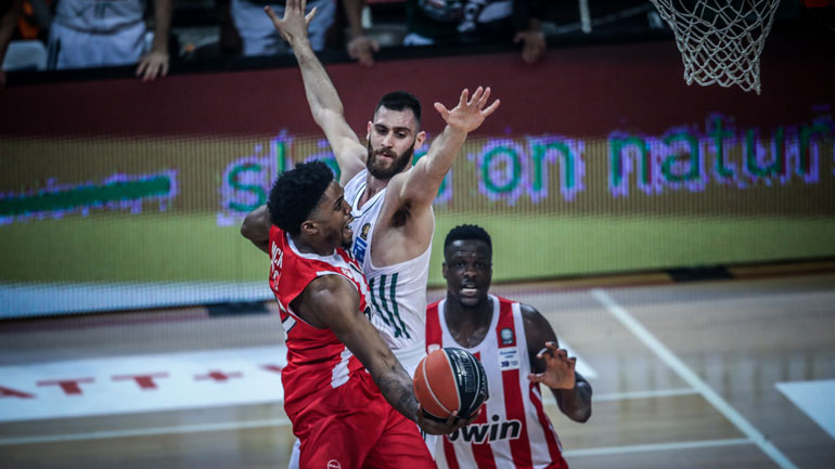 Το μπάσκετ αιχμάλωτο στις αδυναμίες του…