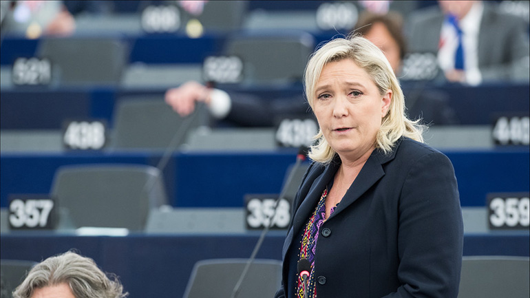 Γαλλία: Η Μαρίν Λεπέν λέει ότι δεν έχει «κρυφή ατζέντα» για έξοδο της χώρας από την ΕΕ