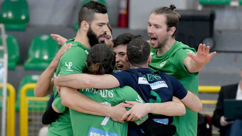 Βόλεϊ: Καλπάζει προς τον τίτλο ο Παναθηναϊκός, νίκησε 3-0 σετ τον ΠΑΟΚ