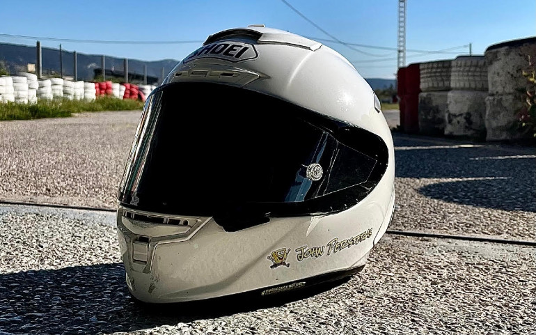 Το επίμαχο κράνος του Περιστερά το οποίο δεν είχε κανένα απολύτως πρόβλημα.