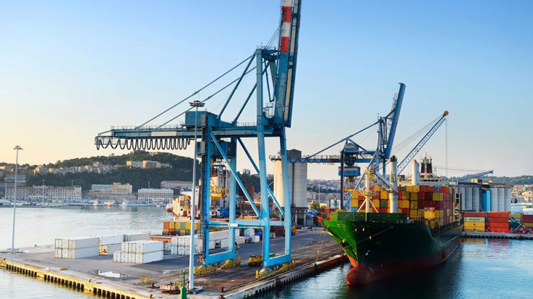 «Μπλόκο» σε κυρώσεις για απαγόρευση ρωσικών πλοίων στα ευρωπαϊκά λιμάνια από Ελλάδα, Κύπρο και Μάλτα