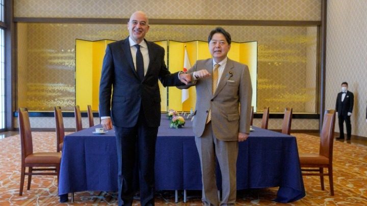 Συνάντηση Δένδια με τον Ιάπωνα ομόλογό του Χαγιάσι Γιοσιμάσα