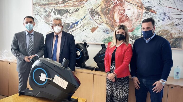 Δωρεά τριών στατικών ποδηλάτων για τους ασθενείς του Πανεπιστημιακού Γενικού Νοσοκομείου «Αττικόν»