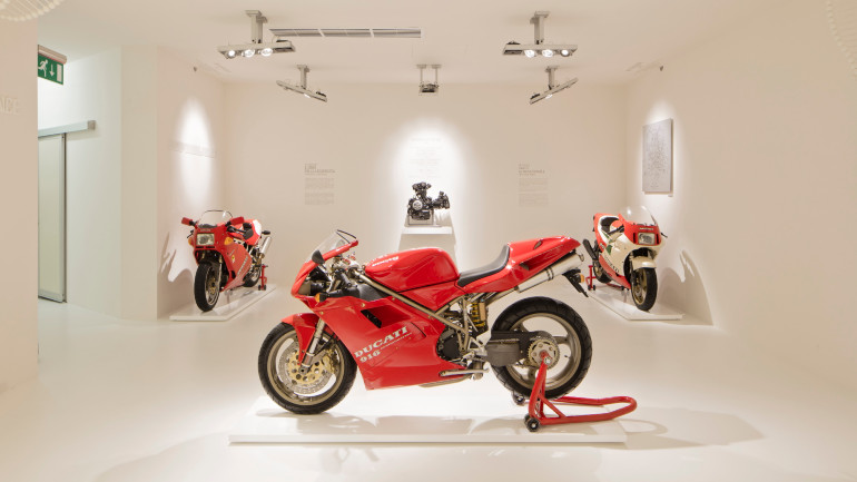 Ίσως, το πιο εικονικό μοντέλο της Ducati, η 916.
