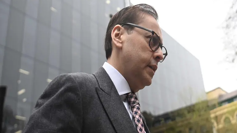 Βρετανία: Παραιτήθηκε o βουλευτής Ιμράν Αχμάντ Καν που καταδικάστηκε για σεξουαλική κακοποίηση 15χρόνου αγοριού Βρετανία: Παραιτήθηκε o βουλευτής Ιμράν Αχμάντ Καν που καταδικάστηκε για σεξουαλική κακοποίηση 15χρόνου αγοριού