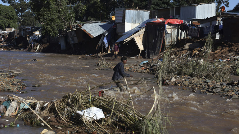 Νότια Αφρική: Στους 341 οι νεκροί από τις καταστροφικές πλημμύρες
