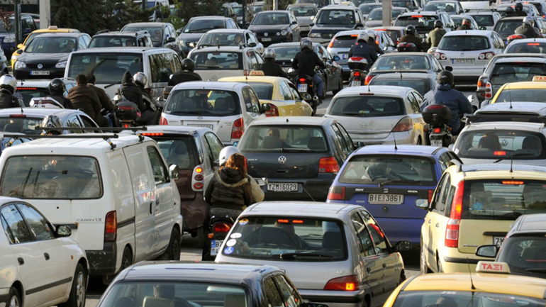 Καραμπόλα με δύο ΙΧ και ένα φορτηγό στην Κατεχάκη