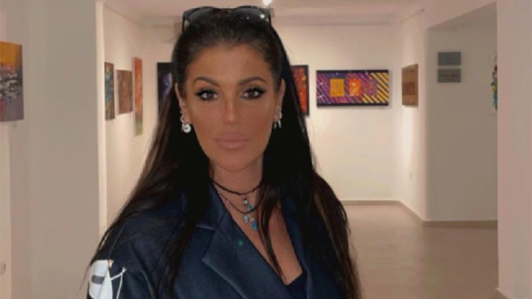 Στο Art Hotel Santorini η πρώτη προσωπική έκθεση ζωγραφικής της Πηγής Δαούλα