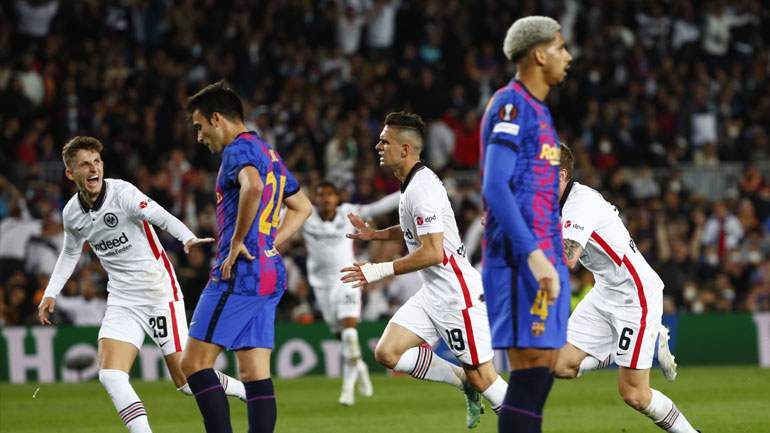 Europa League: Αποκλεισμός-σοκ για την Μπαρτσελόνα από την Άιντραχτ με 3-2 στο «Καμπ Νόου»