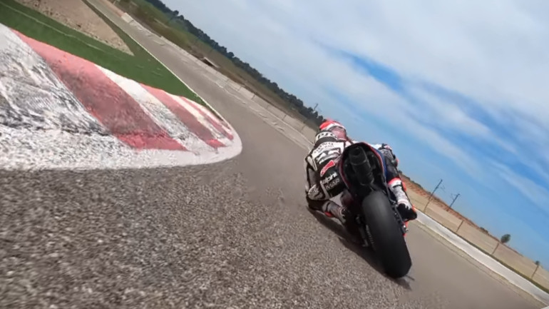 Φαντάσου να κάνεις το track day σου και ξαφνικά να σε περνάει ο Marc Marquez!