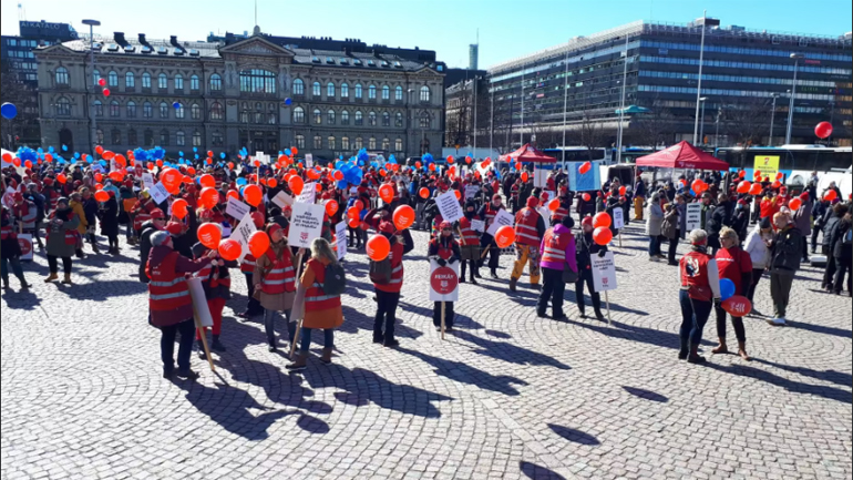 «Τσουνάμι» απεργιών στη Φινλανδία για το διαρκώς αυξανόμενο κόστος ζωής