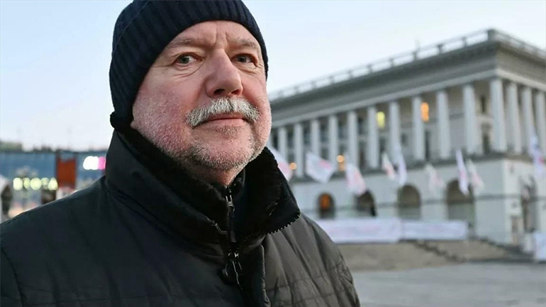 Αντρέι Κούρκοφ: Η ζωή στην γκρίζα ζώνη της Ουκρανίας