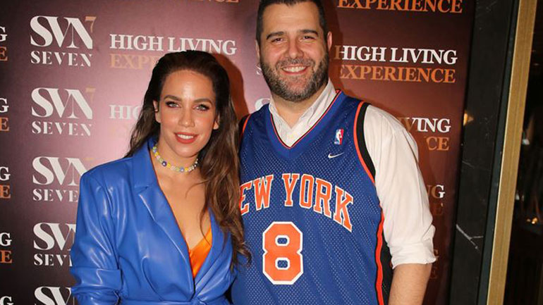 Κατερίνα Στικούδη: Stylish εμφάνιση σε βραδινή έξοδο με τον Βαγγέλη Σερίφη