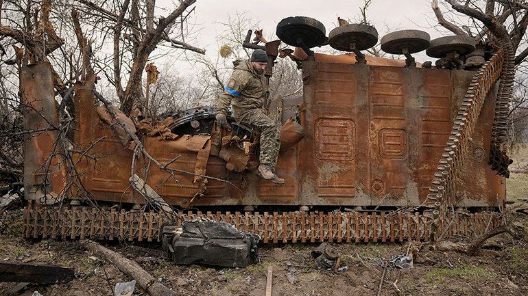 Ουκρανία: Η Ρωσία χτυπάει Κίεβο και Λβιβ – Συνεχίζει την επίθεση στα ερείπια της Μαριούπολης