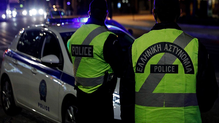 Εύβοια: Μαφιόζικη επίθεση – «Γάζωσαν» αυτοκίνητο αστυνομικού τα ξημερώματα Εύβοια: Μαφιόζικη επίθεση – «Γάζωσαν» αυτοκίνητο αστυνομικού τα ξημερώματα