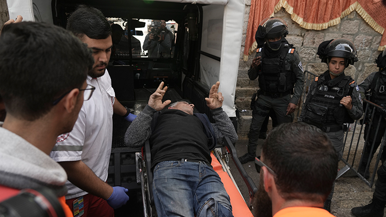 Ισραήλ: Νέες συγκρούσεις στην Πλατεία των Τζαμιών στην Ιερουσαλήμ με 10 τραυματίες Ισραήλ: Νέες συγκρούσεις στην Πλατεία των Τζαμιών στην Ιερουσαλήμ με 10 τραυματίες