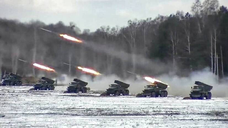 Κίεβο: Πυραυλική επίθεση προκάλεσε ζημιές σε υποδομή στο Μπρόβαρι