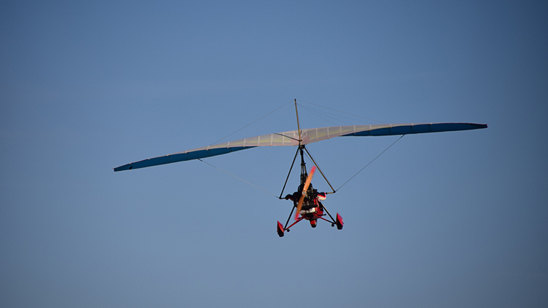 Σύλληψη των δύο Τούρκων στην Κάρυστο που ήρθαν παράνομα με μηχανοκίνητο ανεμόπτερο