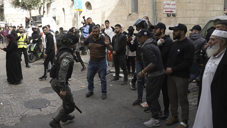 Ισραήλ: Οι ταραχές στην Πλατεία των Τζαμιών κλονίζουν την κυβέρνηση συνασπισμού του Ναφτάλι Μπένετ