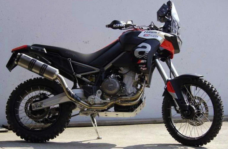 Η εξάτμιση της Zard δεσπόζει στο αγωνιστικό Tuareg 660.