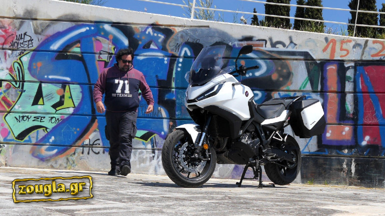 Το Honda NT1100 σε κάνει να ερωτευτείς ξανά την οδήγηση