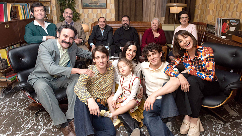 «Τα καλύτερά μας χρόνια»: Εικόνες από τα γυρίσματα του τελευταίου συναρπαστικού επεισοδίου της σεζόν!