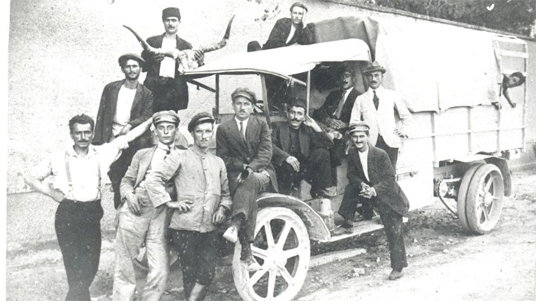 Μικρασιατική καταστροφή: Η ζωή στη νέα πατρίδα – «Βάστα αυτά και μη μας κάνετε κλίβανο, ούτε να μας κόψετε τα μαλλιά»