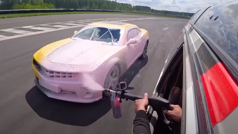 Γίνεται να πλυθεί ένα αυτοκίνητο εν κινήσει;