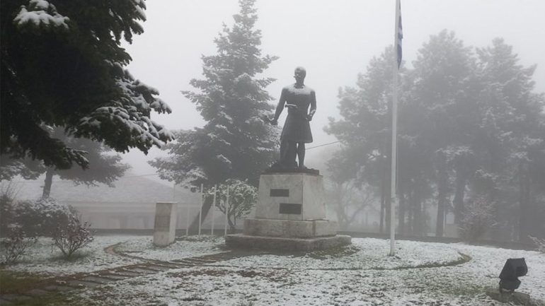 Πάσχα με… χιόνια σε ορεινές περιοχές της Λάρισας – Δείτε εικόνες από «λευκά» τοπία