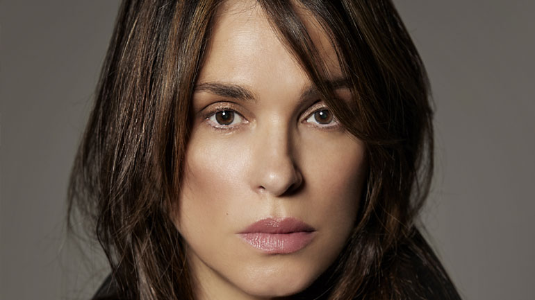 «Ποντικοί» τρύπωσαν στο ατελιέ της Σήλιας Κριθαριώτη