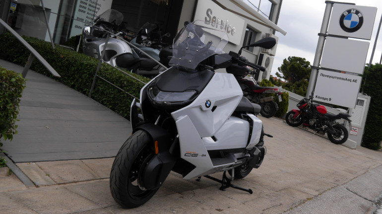 Το πλαίσιο είναι ατσάλινο σωληνωτό.