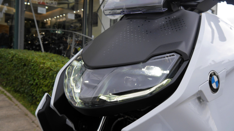 LED φωτιστικά σώματα.