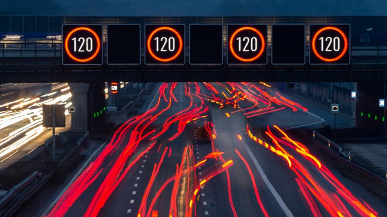 Προτείνουν μείωση των ορίων ταχύτητας για να απεξαρτηθούμε από το ρωσικό πετρέλαιο