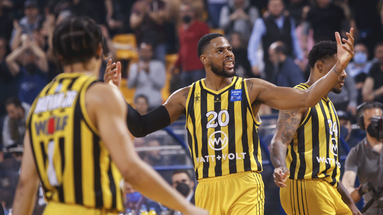 Ο Άρης νίκησε στο ντέρμπι, 77-76 τον ΠΑΟΚ