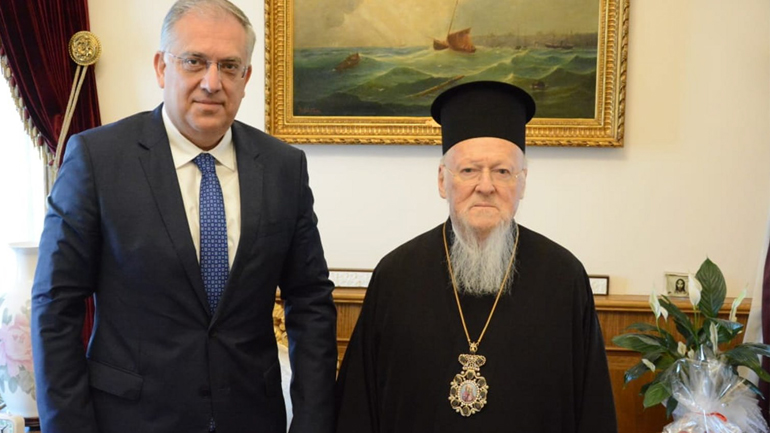 Συνάντηση Θεοδωρικάκου με τον Οικουμενικό Πατριάρχη κ.κ. Βαρθολομαίο στο Φανάρι