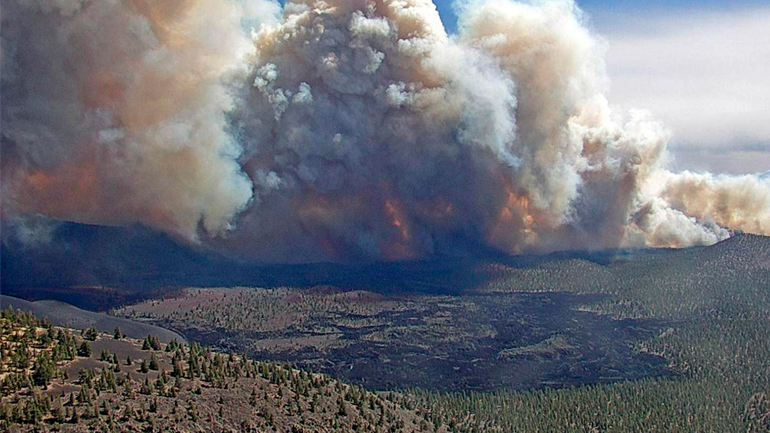 Χιλιάδες άνθρωποι εγκατέλειψαν τις εστίες τους, εξαιτίας πυρκαγιάς στην Αριζόνα που τριπλασιάστηκε σε μέγεθος