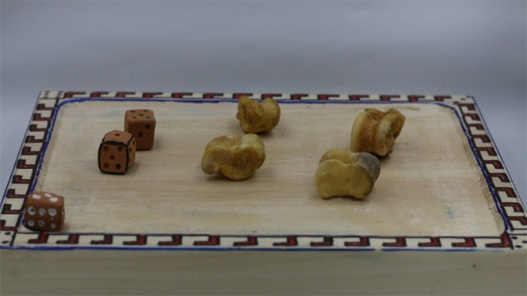 Το αρχαίο ελληνικό παιχνίδι ως αντικείμενο και δραστηριότητα