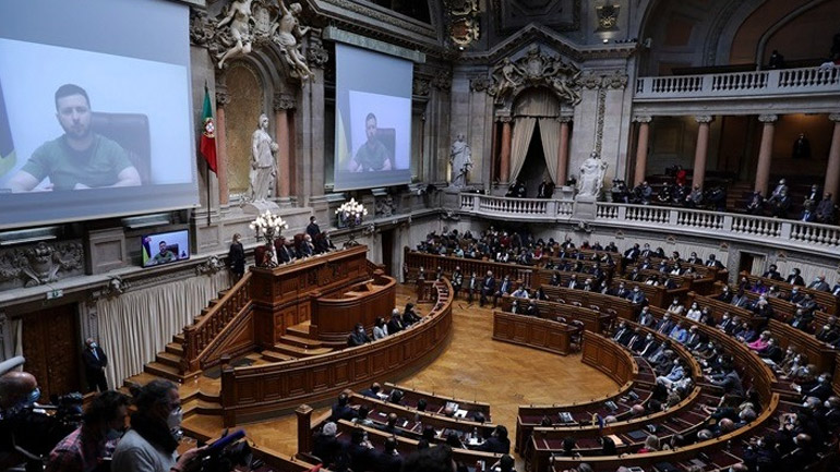 Ζελένσκι: Η Ουκρανία χρειάζεται 7 δισ. δολάρια τον μήνα για να αντισταθμίσει τις απώλειες του πολέμου