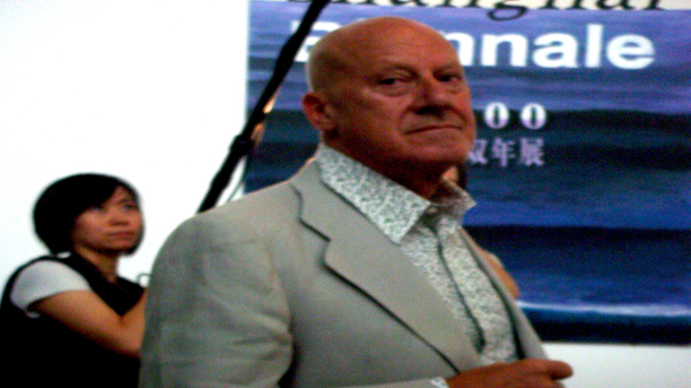 Ο γνωστός Βρετανός αρχιτέκτονας Νόρμαν Φόστερ προσφέρθηκε να βοηθήσει στην ανοικοδόμηση του Χάρκοβο