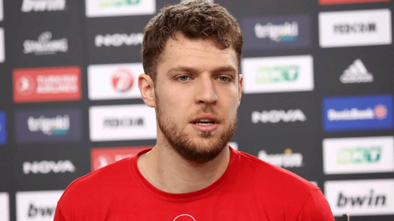 Βεζένκοφ: «Με Πρίντεζη, Σλούκα και Παπανικολάου… είμαι αισιόδοξος»