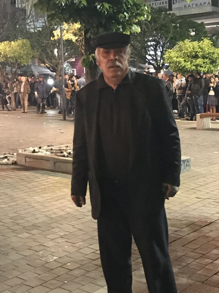 Ο αναβιωτής και στυλοβάτης του εθίμου των χαλκουνιών Μπάμπης Γιωτόπουλος